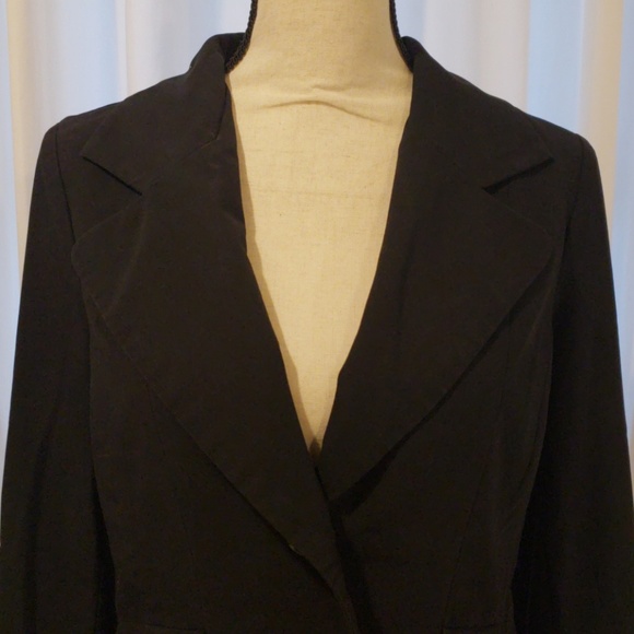 Single Button Blazer - Picture 2 of 8